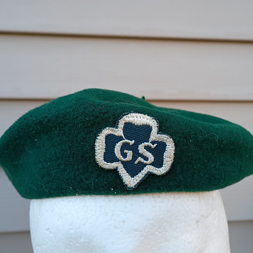 Girl Scouts Dark Green Wool Beret with GS Trefoil Patch